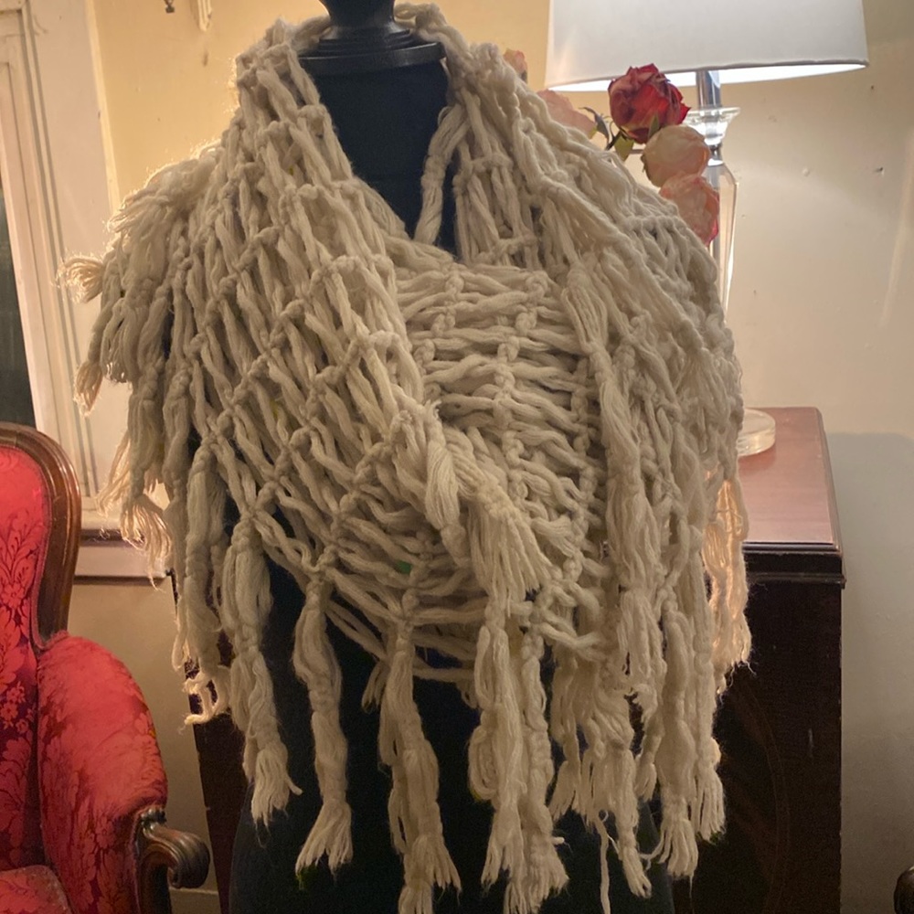 EUC Long Infinity Cream Scarf